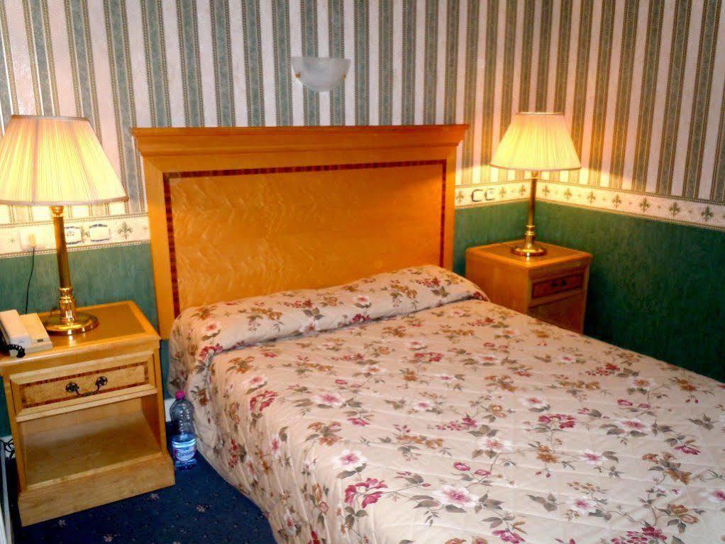 La Croix Blanche Hotel Montrichard Kültér fotó